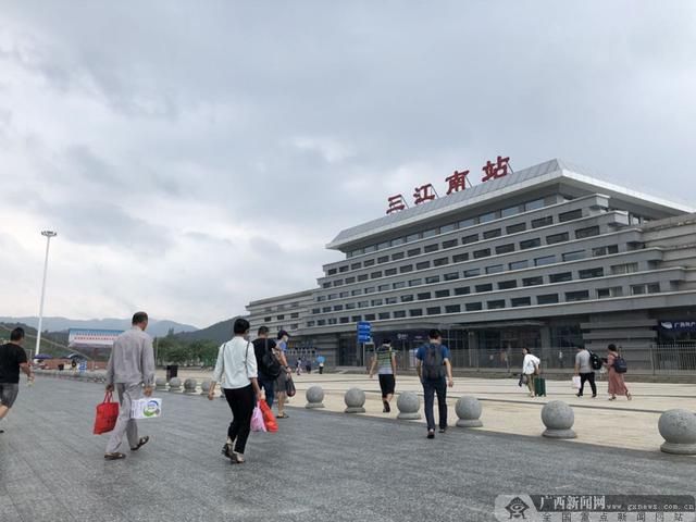 三江人坐上高铁寻梦想 回乡创业焕发侗乡新面貌
