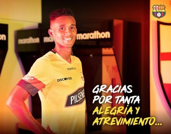 球衣德转：厄瓜多尔前锋菲马丁内斯已正式签约申花，身穿15号球衣图