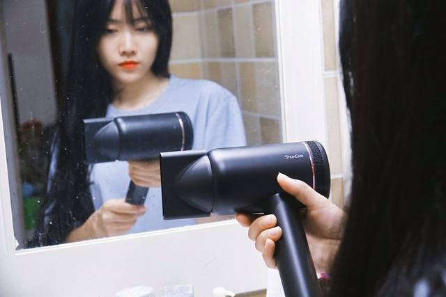 小适高速电吹风上手体验，让头发感受万般呵护