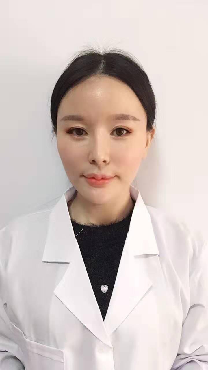 张靖