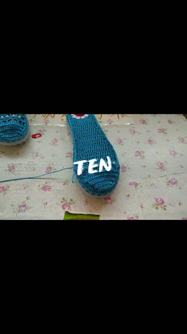 手工勾织 #手工勾鞋 #钩空心线凉鞋 #挡不住的劳动热情 #热门 #感谢